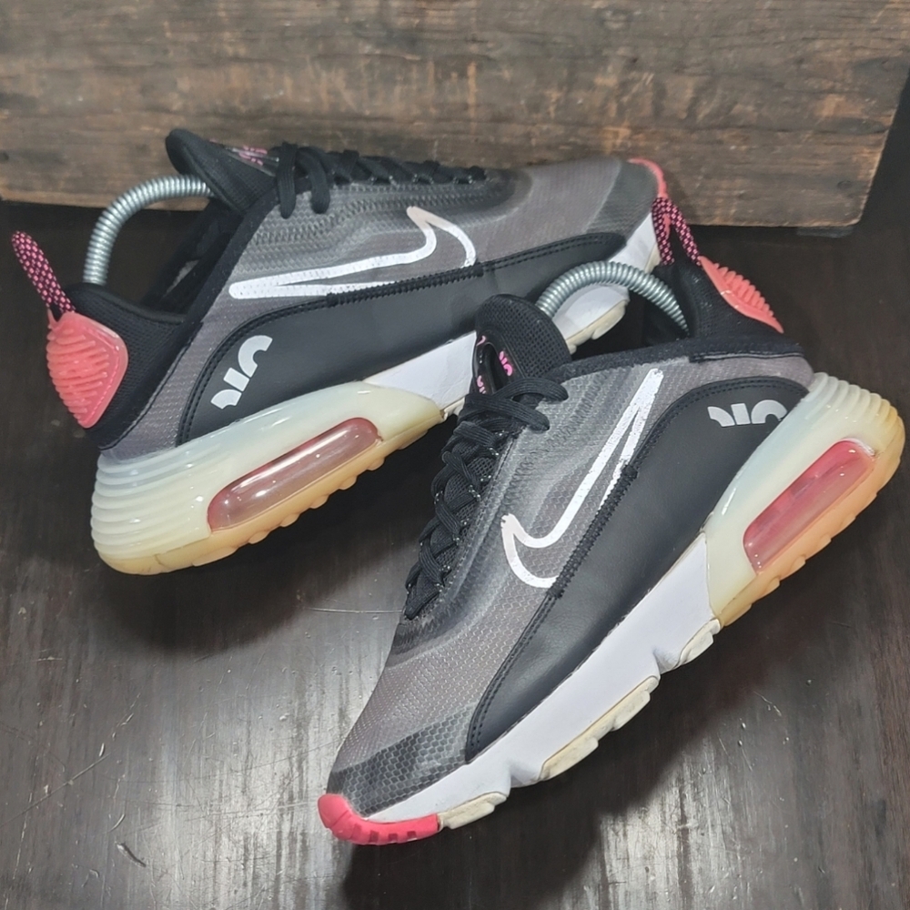 Nike Air Max 2090 " Black Pink Blast" (Mens 7 Wmns 8.5)Fast Shipper.